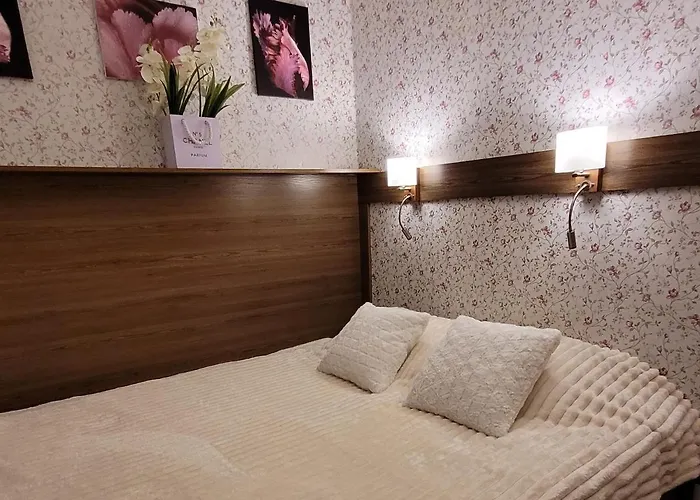 Old Center Ekaterininskaya 39 *